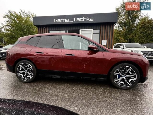 Червоний БМВ iX, об'ємом двигуна 0 л та пробігом 35 тис. км за 46000 $, фото 10 на Automoto.ua
