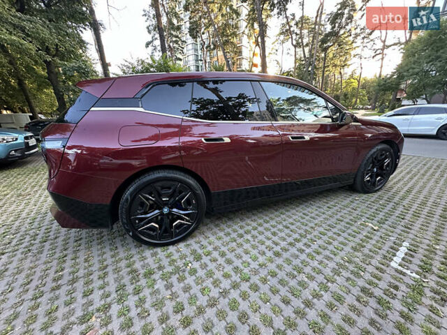 Красный БМВ iX, объемом двигателя 0 л и пробегом 34 тыс. км за 66800 $, фото 6 на Automoto.ua