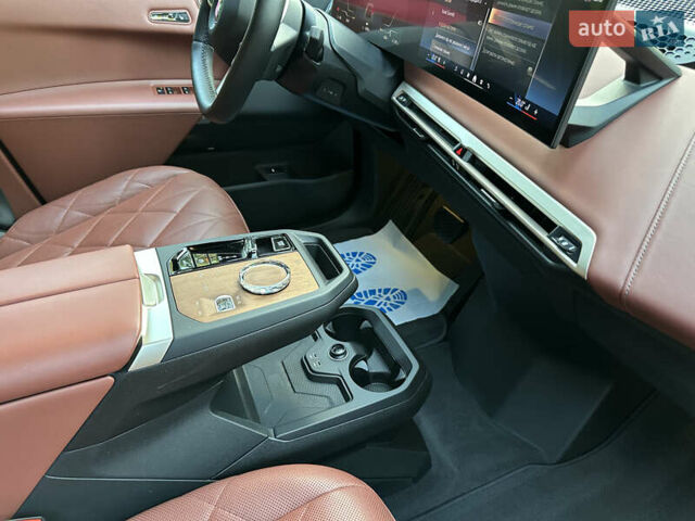 Красный БМВ iX, объемом двигателя 0 л и пробегом 34 тыс. км за 66800 $, фото 52 на Automoto.ua