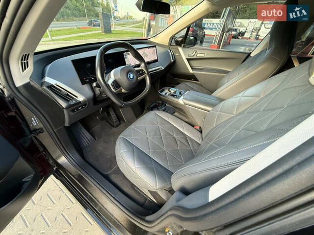 Красный БМВ iX, объемом двигателя 0 л и пробегом 130 тыс. км за 53900 $, фото 31 на Automoto.ua