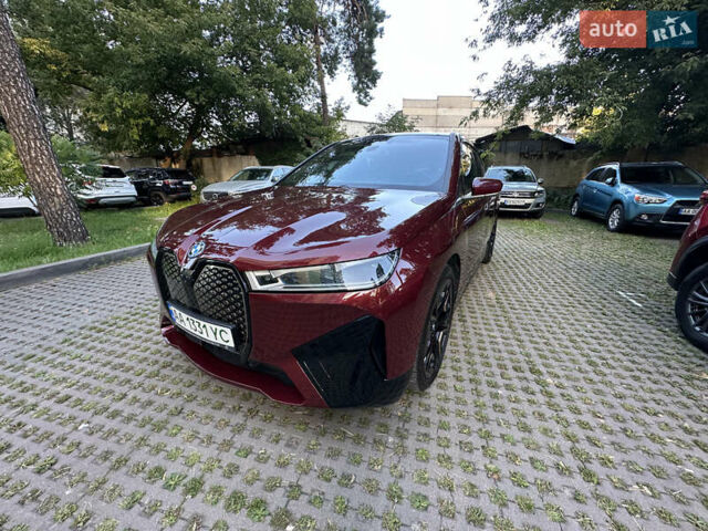 Красный БМВ iX, объемом двигателя 0 л и пробегом 34 тыс. км за 66800 $, фото 15 на Automoto.ua