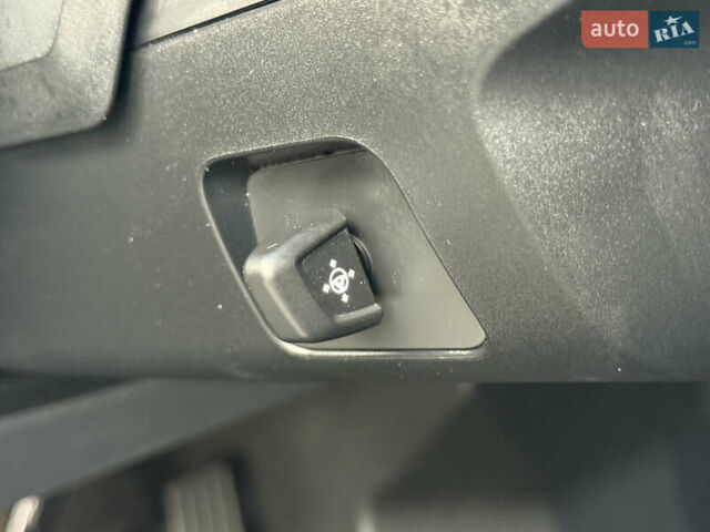 Красный БМВ iX, объемом двигателя 0 л и пробегом 130 тыс. км за 53900 $, фото 37 на Automoto.ua