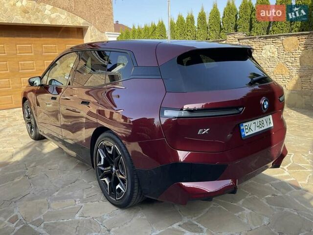 Красный БМВ iX, объемом двигателя 0 л и пробегом 21 тыс. км за 69999 $, фото 6 на Automoto.ua