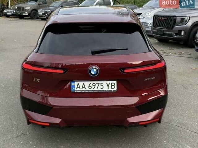 Красный БМВ iX, объемом двигателя 0 л и пробегом 19 тыс. км за 73300 $, фото 5 на Automoto.ua