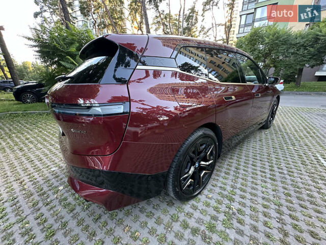 Красный БМВ iX, объемом двигателя 0 л и пробегом 34 тыс. км за 66800 $, фото 7 на Automoto.ua