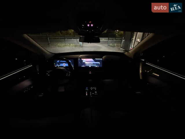 Красный БМВ iX, объемом двигателя 0 л и пробегом 130 тыс. км за 53900 $, фото 41 на Automoto.ua