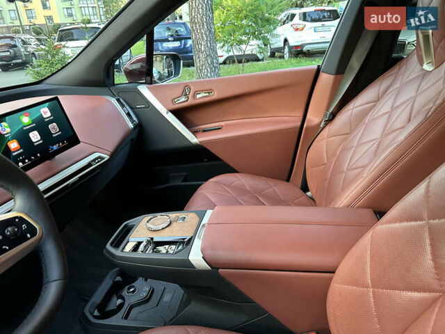 Красный БМВ iX, объемом двигателя 0 л и пробегом 34 тыс. км за 66800 $, фото 22 на Automoto.ua