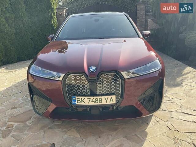 Красный БМВ iX, объемом двигателя 0 л и пробегом 21 тыс. км за 69999 $, фото 1 на Automoto.ua