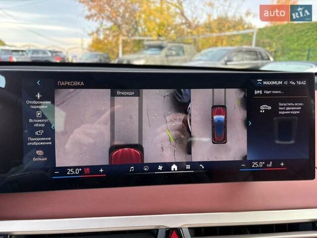 Красный БМВ iX, объемом двигателя 0 л и пробегом 19 тыс. км за 73300 $, фото 25 на Automoto.ua