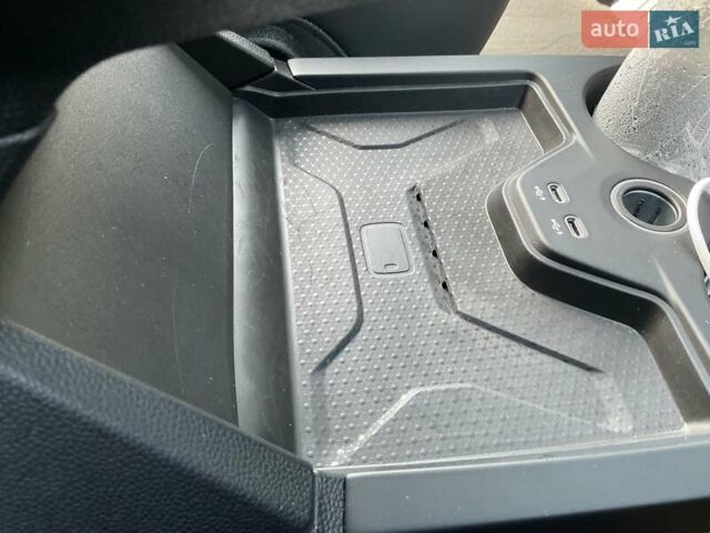 Красный БМВ iX, объемом двигателя 0 л и пробегом 21 тыс. км за 69999 $, фото 33 на Automoto.ua