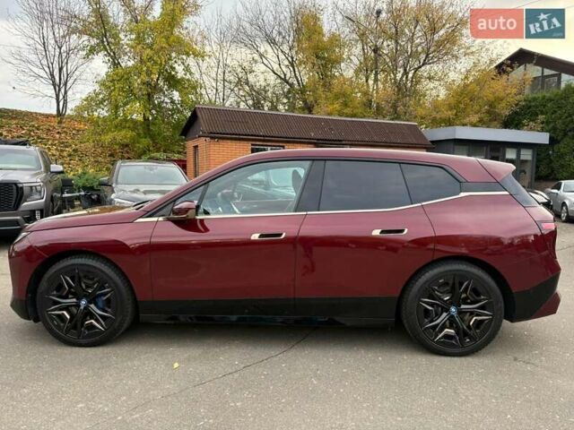 Красный БМВ iX, объемом двигателя 0 л и пробегом 19 тыс. км за 73300 $, фото 10 на Automoto.ua