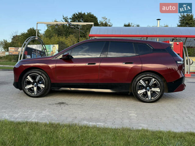 Красный БМВ iX, объемом двигателя 0 л и пробегом 130 тыс. км за 53900 $, фото 9 на Automoto.ua
