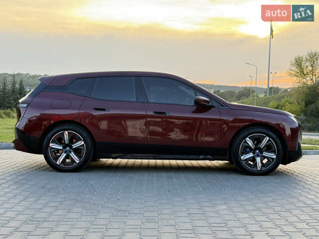 Красный БМВ iX, объемом двигателя 0 л и пробегом 130 тыс. км за 53900 $, фото 8 на Automoto.ua
