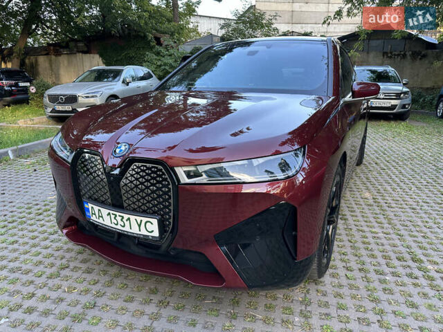 Красный БМВ iX, объемом двигателя 0 л и пробегом 34 тыс. км за 66800 $, фото 16 на Automoto.ua