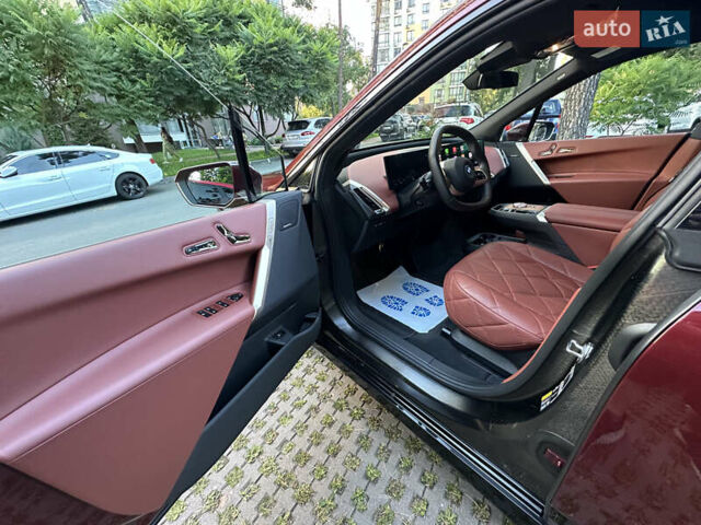Красный БМВ iX, объемом двигателя 0 л и пробегом 34 тыс. км за 66800 $, фото 17 на Automoto.ua