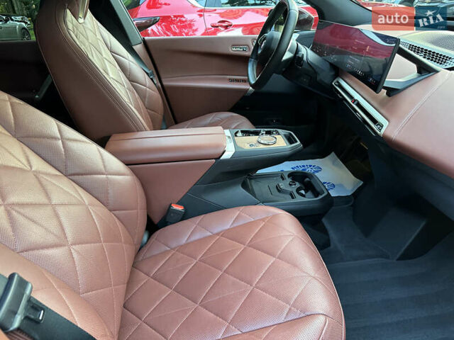 Красный БМВ iX, объемом двигателя 0 л и пробегом 34 тыс. км за 66800 $, фото 50 на Automoto.ua