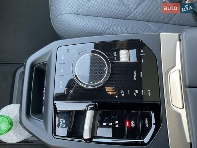 Красный БМВ iX, объемом двигателя 0 л и пробегом 21 тыс. км за 69999 $, фото 18 на Automoto.ua