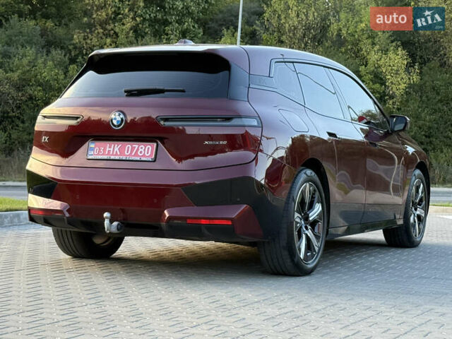 Красный БМВ iX, объемом двигателя 0 л и пробегом 130 тыс. км за 53900 $, фото 5 на Automoto.ua