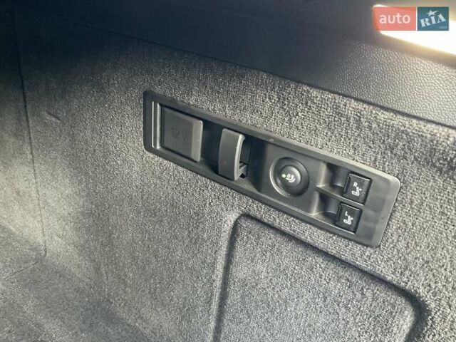 Красный БМВ iX, объемом двигателя 0 л и пробегом 21 тыс. км за 69999 $, фото 26 на Automoto.ua