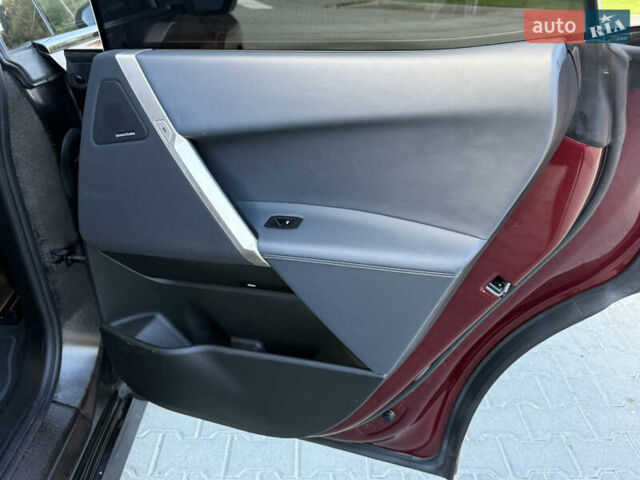 Красный БМВ iX, объемом двигателя 0 л и пробегом 130 тыс. км за 53900 $, фото 26 на Automoto.ua