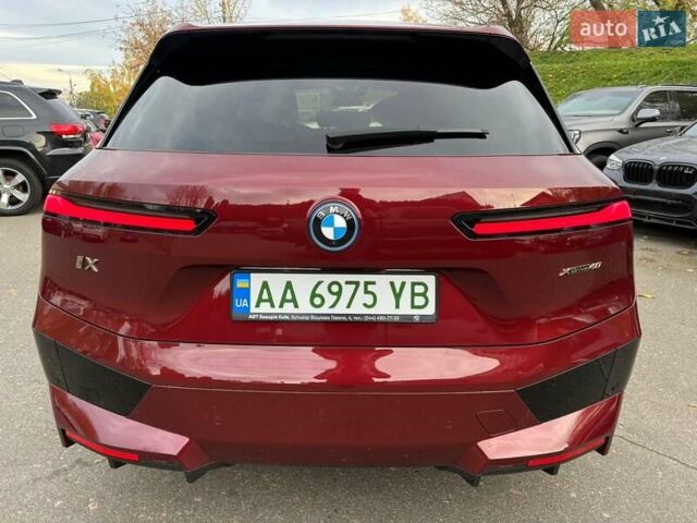 Красный БМВ iX, объемом двигателя 0 л и пробегом 19 тыс. км за 73300 $, фото 11 на Automoto.ua