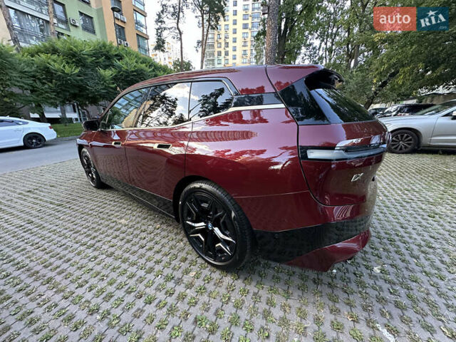 Красный БМВ iX, объемом двигателя 0 л и пробегом 34 тыс. км за 66800 $, фото 11 на Automoto.ua