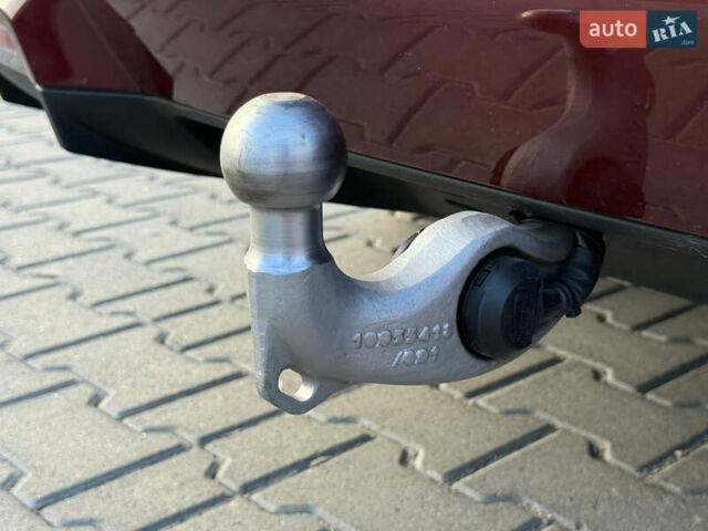 Красный БМВ iX, объемом двигателя 0 л и пробегом 130 тыс. км за 53900 $, фото 15 на Automoto.ua