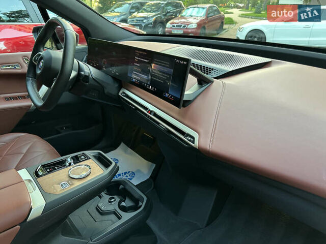 Красный БМВ iX, объемом двигателя 0 л и пробегом 34 тыс. км за 66800 $, фото 49 на Automoto.ua