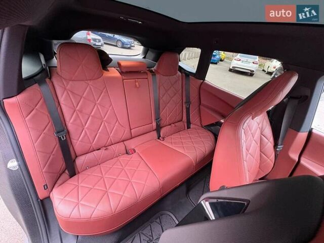 Красный БМВ iX, объемом двигателя 0 л и пробегом 19 тыс. км за 73300 $, фото 15 на Automoto.ua