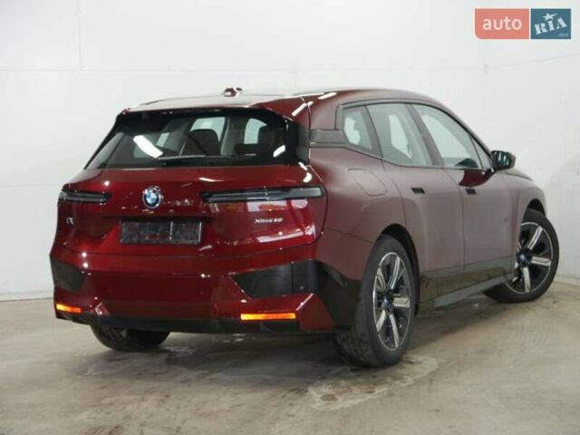 Красный БМВ iX, объемом двигателя 0 л и пробегом 8 тыс. км за 73000 $, фото 6 на Automoto.ua