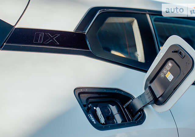 БМВ iX, об'ємом двигуна 0 л та пробігом 3 тис. км за 79000 $, фото 39 на Automoto.ua
