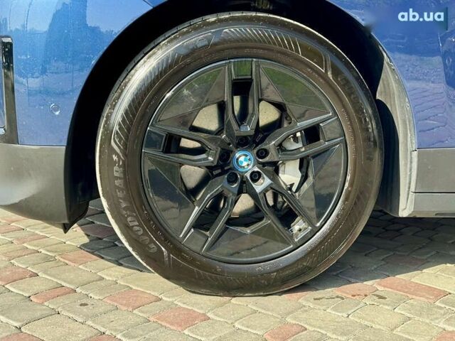 БМВ iX, объемом двигателя 0 л и пробегом 121 тыс. км за 39999 $, фото 10 на Automoto.ua