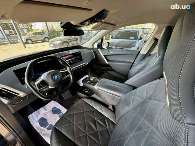 БМВ iX, объемом двигателя 0 л и пробегом 121 тыс. км за 39999 $, фото 26 на Automoto.ua