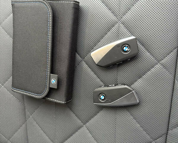 БМВ iX, об'ємом двигуна 0 л та пробігом 3 тис. км за 69900 $, фото 26 на Automoto.ua