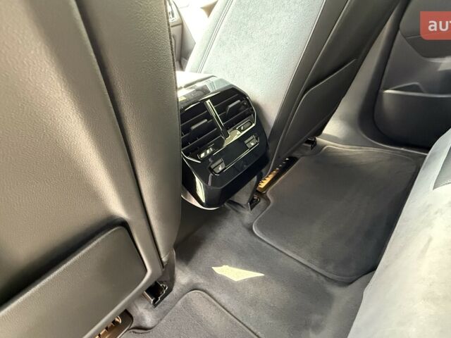 БМВ iX, об'ємом двигуна 0 л та пробігом 0 тис. км за 133685 $, фото 19 на Automoto.ua