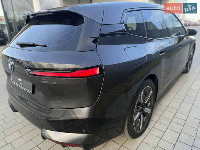 Серый БМВ iX, объемом двигателя 0 л и пробегом 79 тыс. км за 43950 $, фото 28 на Automoto.ua