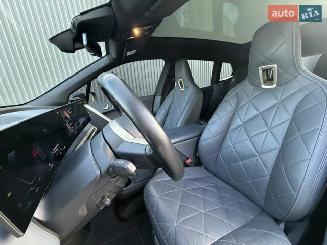 Серый БМВ iX, объемом двигателя 0 л и пробегом 79 тыс. км за 43950 $, фото 57 на Automoto.ua
