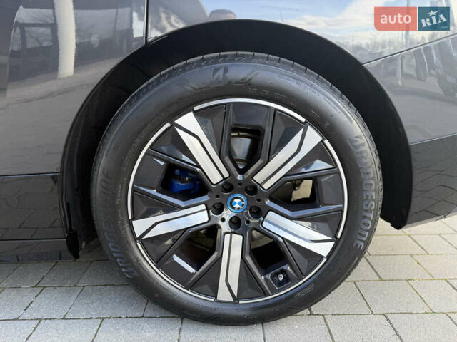Серый БМВ iX, объемом двигателя 0 л и пробегом 79 тыс. км за 43950 $, фото 20 на Automoto.ua