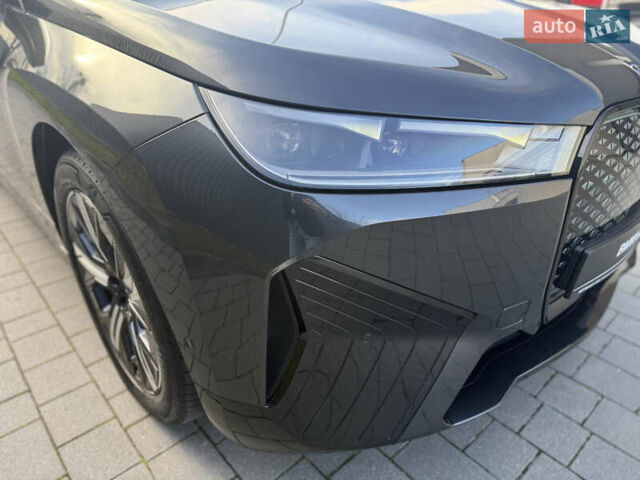 Серый БМВ iX, объемом двигателя 0 л и пробегом 79 тыс. км за 43950 $, фото 27 на Automoto.ua