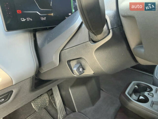 Серый БМВ iX, объемом двигателя 0 л и пробегом 79 тыс. км за 43950 $, фото 93 на Automoto.ua