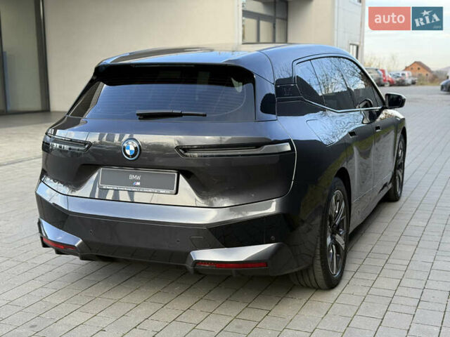 Серый БМВ iX, объемом двигателя 0 л и пробегом 79 тыс. км за 43950 $, фото 9 на Automoto.ua