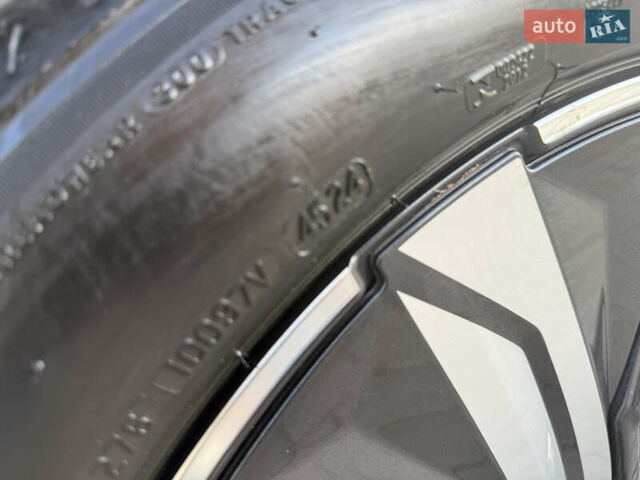 Серый БМВ iX, объемом двигателя 0 л и пробегом 79 тыс. км за 43950 $, фото 17 на Automoto.ua