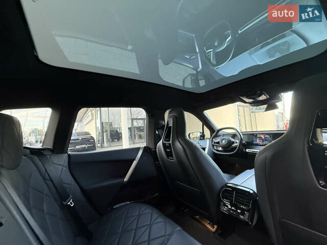 Серый БМВ iX, объемом двигателя 0 л и пробегом 79 тыс. км за 43950 $, фото 51 на Automoto.ua