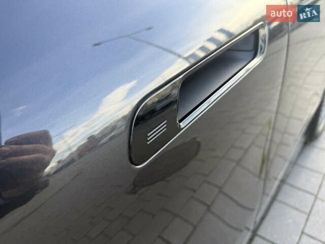 Серый БМВ iX, объемом двигателя 0 л и пробегом 79 тыс. км за 43950 $, фото 19 на Automoto.ua