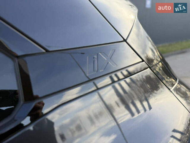 Серый БМВ iX, объемом двигателя 0 л и пробегом 79 тыс. км за 43950 $, фото 22 на Automoto.ua