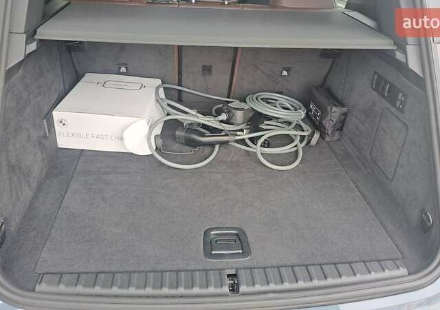 Серый БМВ iX, объемом двигателя 0 л и пробегом 49 тыс. км за 45500 $, фото 32 на Automoto.ua