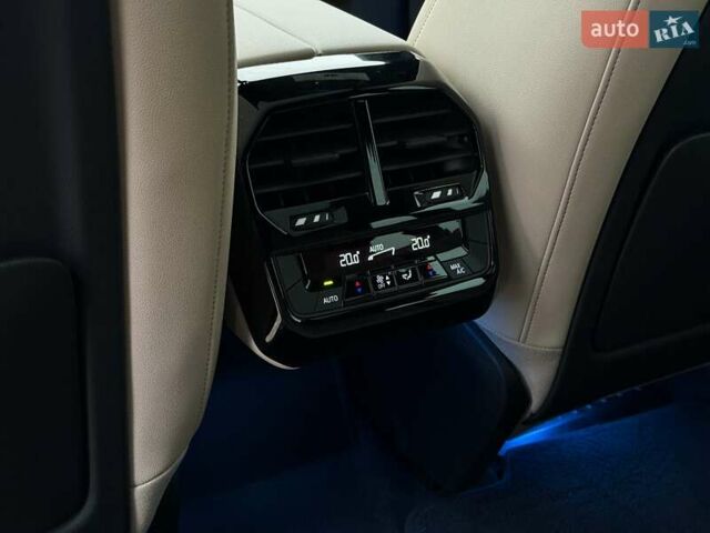 Сірий БМВ iX, об'ємом двигуна 0 л та пробігом 40 тис. км за 52999 $, фото 59 на Automoto.ua