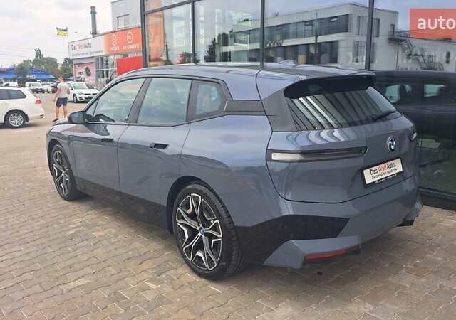 Серый БМВ iX, объемом двигателя 0 л и пробегом 49 тыс. км за 45500 $, фото 3 на Automoto.ua