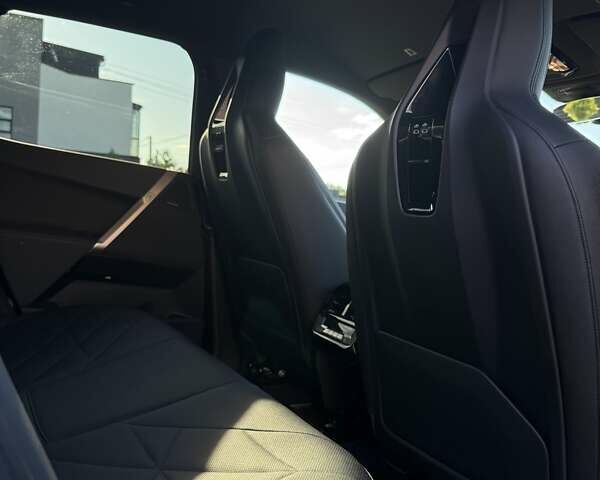 Серый БМВ iX, объемом двигателя 0 л и пробегом 35 тыс. км за 47500 $, фото 49 на Automoto.ua