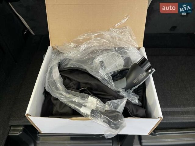 Серый БМВ iX, объемом двигателя 0 л и пробегом 53 тыс. км за 58800 $, фото 11 на Automoto.ua